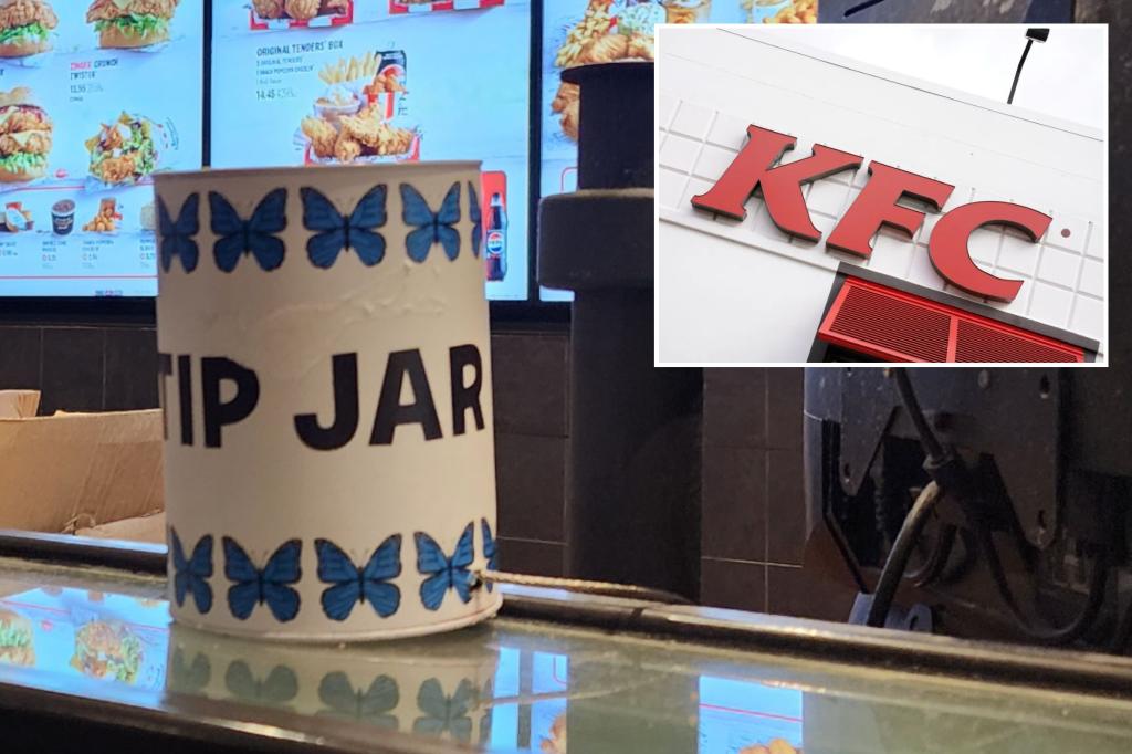 Aussie KFC tip jar sparks heated online debate: 'Hurtle towards an American system'